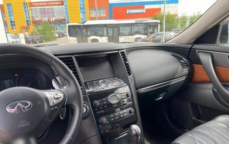 Infiniti QX70, 2014 год, 1 900 000 рублей, 28 фотография