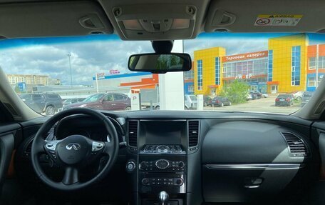 Infiniti QX70, 2014 год, 1 900 000 рублей, 30 фотография