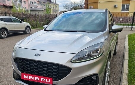Ford Escape, 2020 год, 2 400 000 рублей, 3 фотография