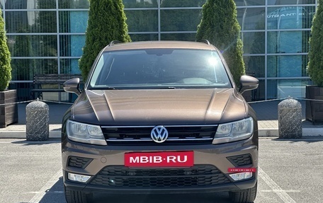Volkswagen Tiguan II, 2017 год, 1 880 000 рублей, 2 фотография
