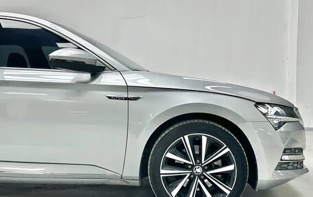 Skoda Superb III рестайлинг, 2022 год, 1 900 000 рублей, 4 фотография