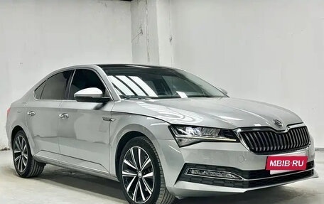 Skoda Superb III рестайлинг, 2022 год, 1 900 000 рублей, 6 фотография