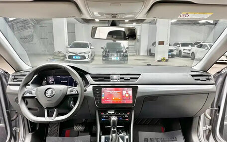 Skoda Superb III рестайлинг, 2022 год, 1 900 000 рублей, 16 фотография