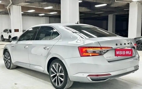 Skoda Superb III рестайлинг, 2022 год, 1 900 000 рублей, 14 фотография