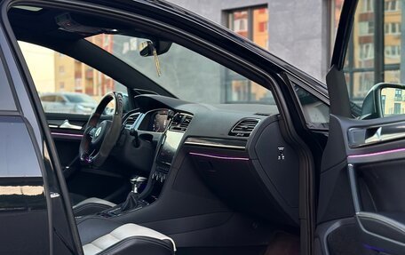 Volkswagen Golf R VII, 2020 год, 3 900 000 рублей, 21 фотография