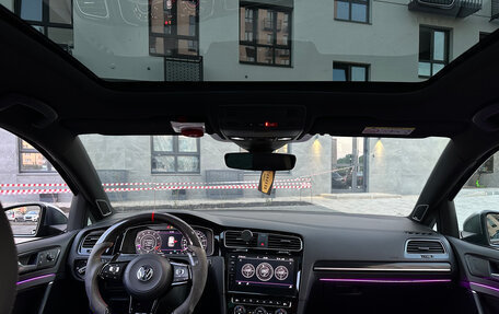 Volkswagen Golf R VII, 2020 год, 3 900 000 рублей, 28 фотография