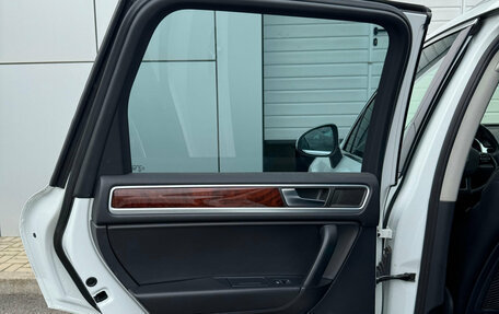 Volkswagen Touareg III, 2012 год, 1 980 000 рублей, 16 фотография