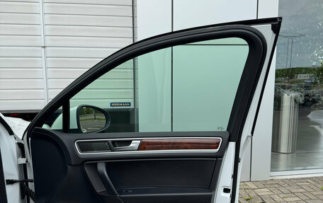 Volkswagen Touareg III, 2012 год, 1 980 000 рублей, 22 фотография