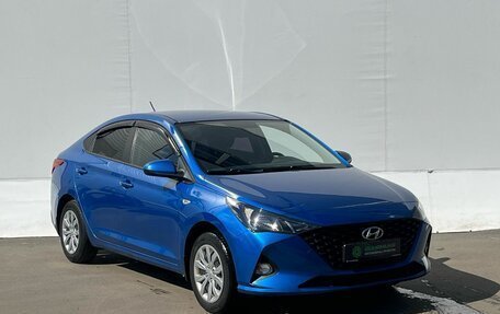 Hyundai Solaris II рестайлинг, 2021 год, 1 655 000 рублей, 3 фотография