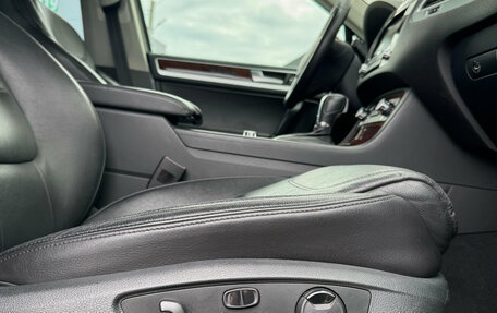 Volkswagen Touareg III, 2012 год, 1 980 000 рублей, 24 фотография