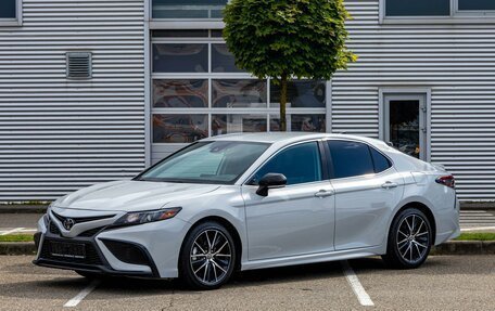 Toyota Camry, 2022 год, 3 155 000 рублей, 1 фотография