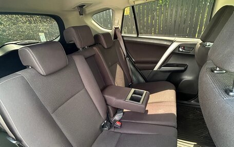 Toyota RAV4, 2016 год, 2 300 000 рублей, 10 фотография