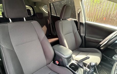 Toyota RAV4, 2016 год, 2 300 000 рублей, 12 фотография