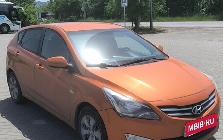 Hyundai Solaris II рестайлинг, 2015 год, 990 000 рублей, 2 фотография