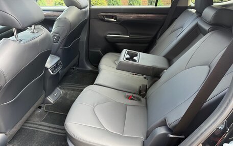 Toyota Highlander, 2026 год, 5 000 000 рублей, 36 фотография