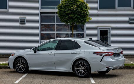 Toyota Camry, 2022 год, 3 155 000 рублей, 4 фотография
