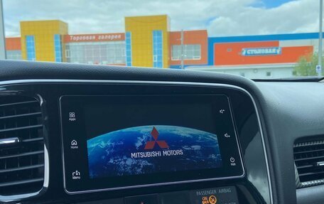 Mitsubishi Outlander III рестайлинг 3, 2018 год, 1 880 000 рублей, 22 фотография