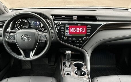 Toyota Camry, 2019 год, 4 250 000 рублей, 8 фотография