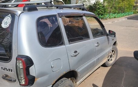 Chevrolet Niva I рестайлинг, 2005 год, 320 000 рублей, 2 фотография
