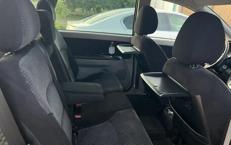 Mitsubishi Grandis, 2007 год, 950 000 рублей, 19 фотография