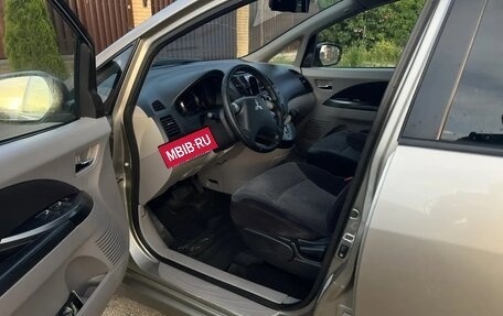 Mitsubishi Grandis, 2007 год, 950 000 рублей, 21 фотография