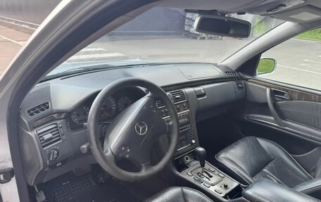 Mercedes-Benz E-Класс, 2002 год, 500 000 рублей, 7 фотография