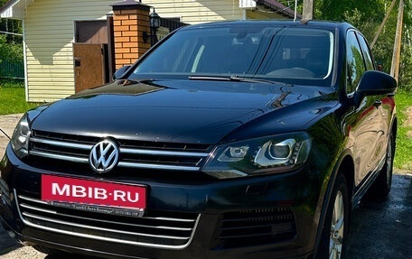 Volkswagen Touareg III, 2011 год, 2 490 000 рублей, 2 фотография