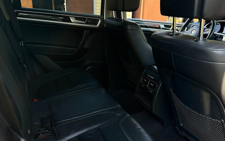 Volkswagen Touareg III, 2011 год, 2 490 000 рублей, 10 фотография
