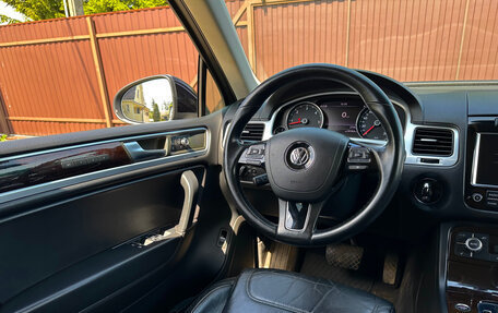 Volkswagen Touareg III, 2011 год, 2 490 000 рублей, 14 фотография