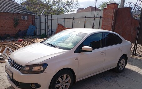 Volkswagen Polo VI (EU Market), 2011 год, 500 000 рублей, 2 фотография