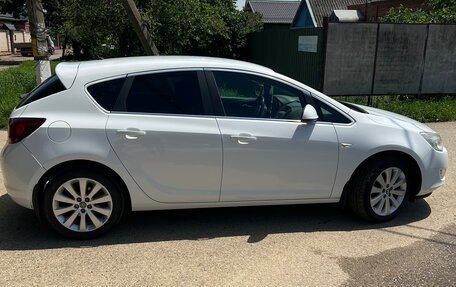 Opel Astra J, 2011 год, 1 150 000 рублей, 9 фотография