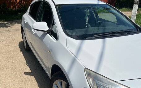 Opel Astra J, 2011 год, 1 150 000 рублей, 4 фотография