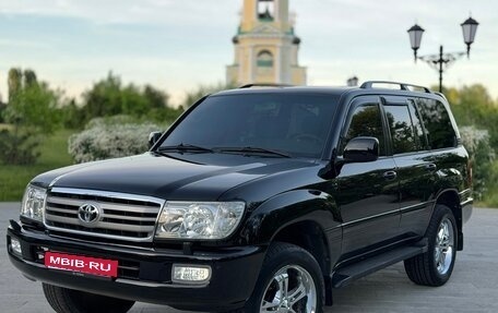Toyota Land Cruiser 100 рестайлинг 2, 2005 год, 3 650 000 рублей, 1 фотография