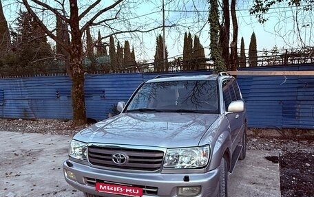 Toyota Land Cruiser 100 рестайлинг 2, 2003 год, 1 700 000 рублей, 1 фотография