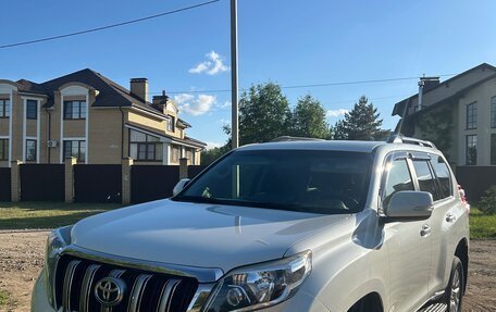 Toyota Land Cruiser Prado 150 рестайлинг 2, 2014 год, 3 650 000 рублей, 1 фотография