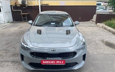 KIA Stinger I, 2018 год, 2 000 000 рублей, 1 фотография