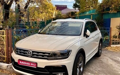 Volkswagen Tiguan II, 2018 год, 2 600 000 рублей, 1 фотография