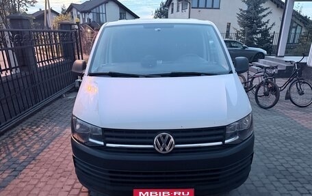 Volkswagen Transporter T6 рестайлинг, 2016 год, 2 800 000 рублей, 1 фотография