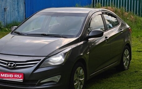 Hyundai Solaris II рестайлинг, 2015 год, 530 000 рублей, 2 фотография