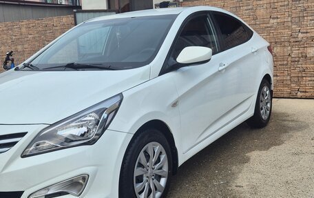 Hyundai Solaris II рестайлинг, 2014 год, 820 000 рублей, 2 фотография