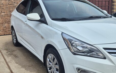 Hyundai Solaris II рестайлинг, 2014 год, 820 000 рублей, 3 фотография
