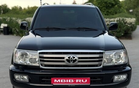 Toyota Land Cruiser 100 рестайлинг 2, 2005 год, 3 650 000 рублей, 3 фотография