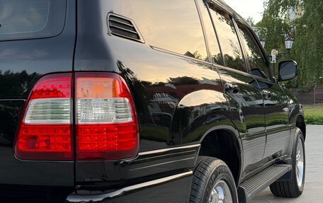 Toyota Land Cruiser 100 рестайлинг 2, 2005 год, 3 650 000 рублей, 15 фотография