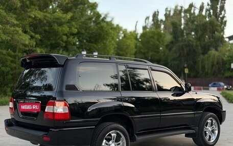 Toyota Land Cruiser 100 рестайлинг 2, 2005 год, 3 650 000 рублей, 18 фотография