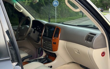 Toyota Land Cruiser 100 рестайлинг 2, 2005 год, 3 650 000 рублей, 26 фотография