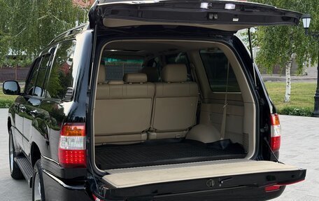 Toyota Land Cruiser 100 рестайлинг 2, 2005 год, 3 650 000 рублей, 37 фотография