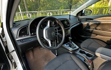 Hyundai Elantra VI рестайлинг, 2016 год, 1 200 000 рублей, 8 фотография