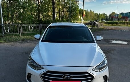 Hyundai Elantra VI рестайлинг, 2016 год, 1 200 000 рублей, 2 фотография