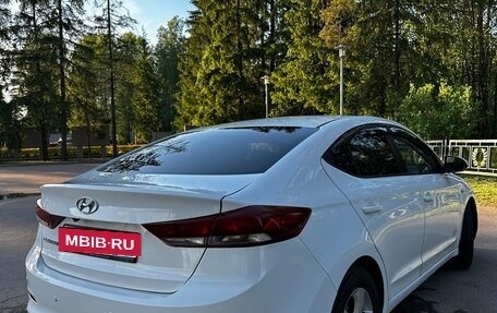Hyundai Elantra VI рестайлинг, 2016 год, 1 200 000 рублей, 4 фотография