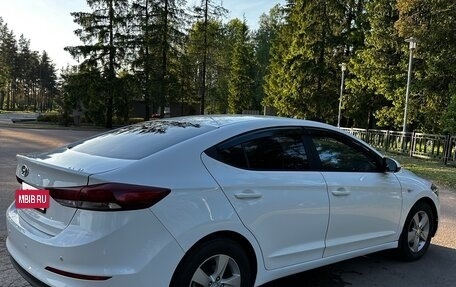 Hyundai Elantra VI рестайлинг, 2016 год, 1 200 000 рублей, 13 фотография